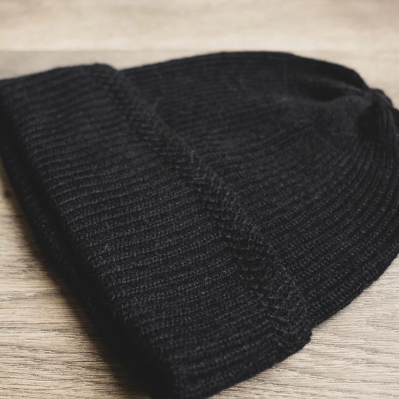 Docker / Fisherman Ribbed Beanies - Picture 5 of 9